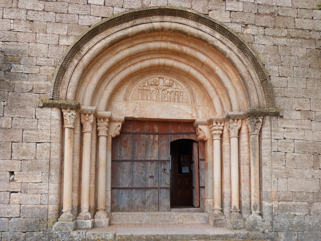 portalada romanesque church romanesque free photo