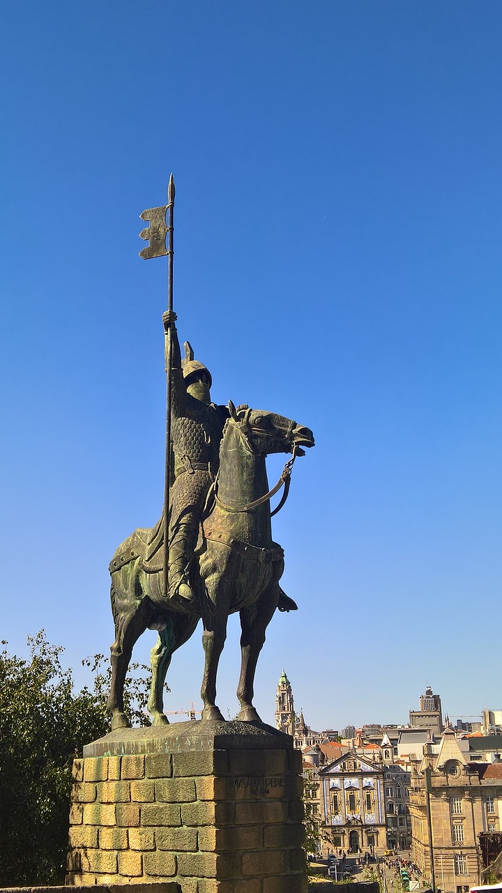 porto statue landmark free photo