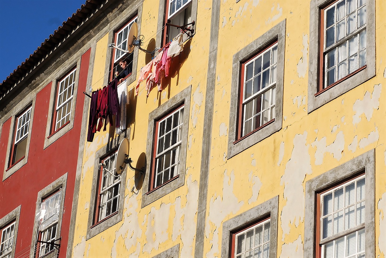 porto houses drying rack free photo