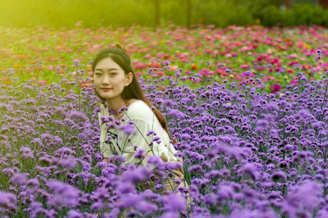 portrait sea of flowers late stage free photo