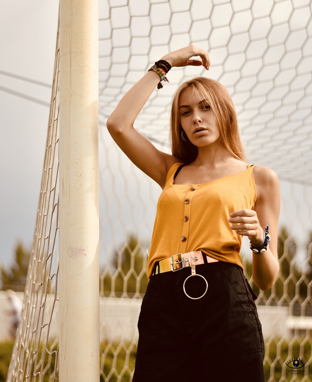 portrait  football  woman free photo