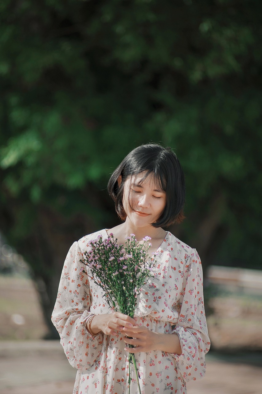 portrait  girl  flower free photo