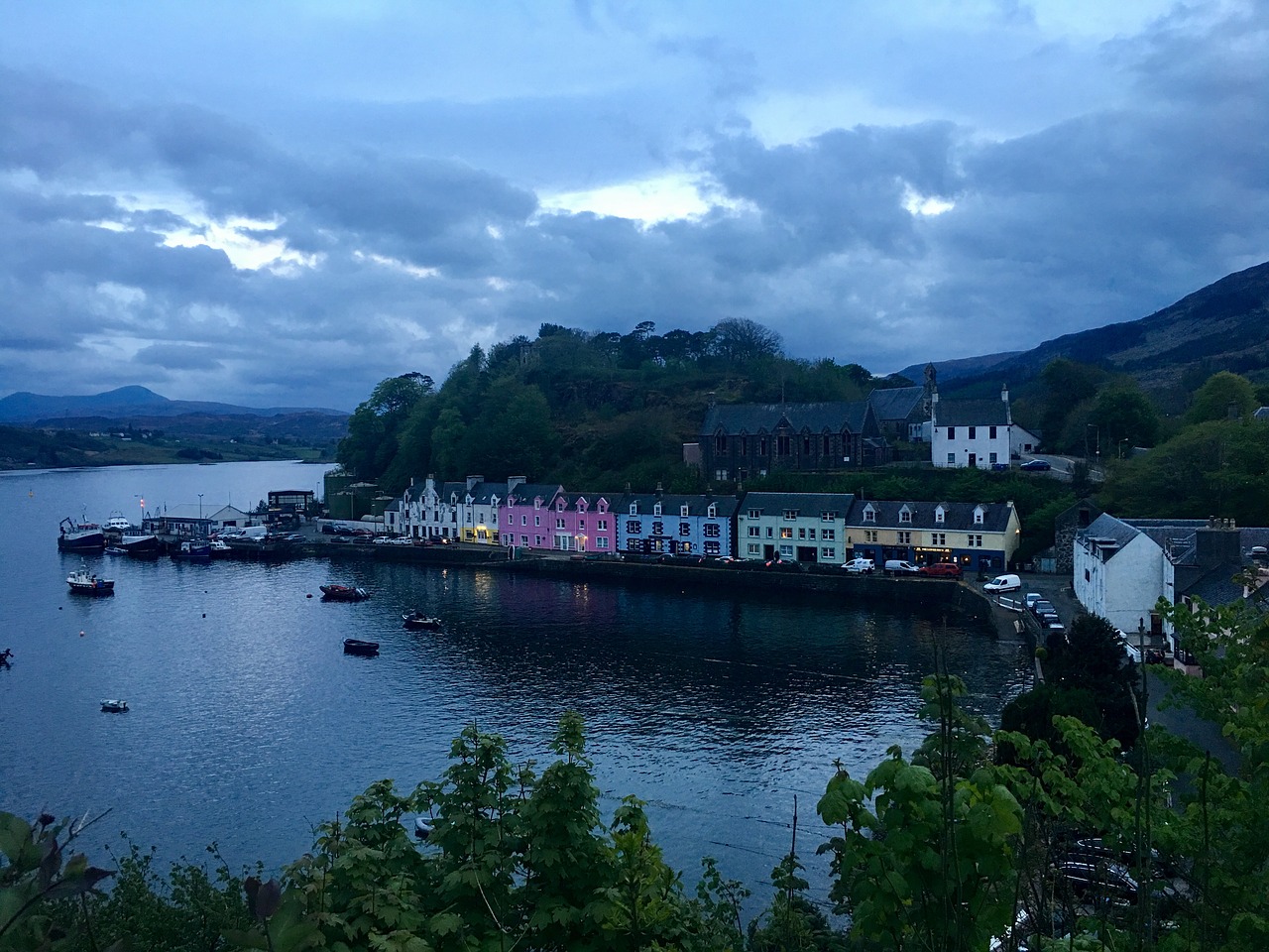 portree skye bay free photo