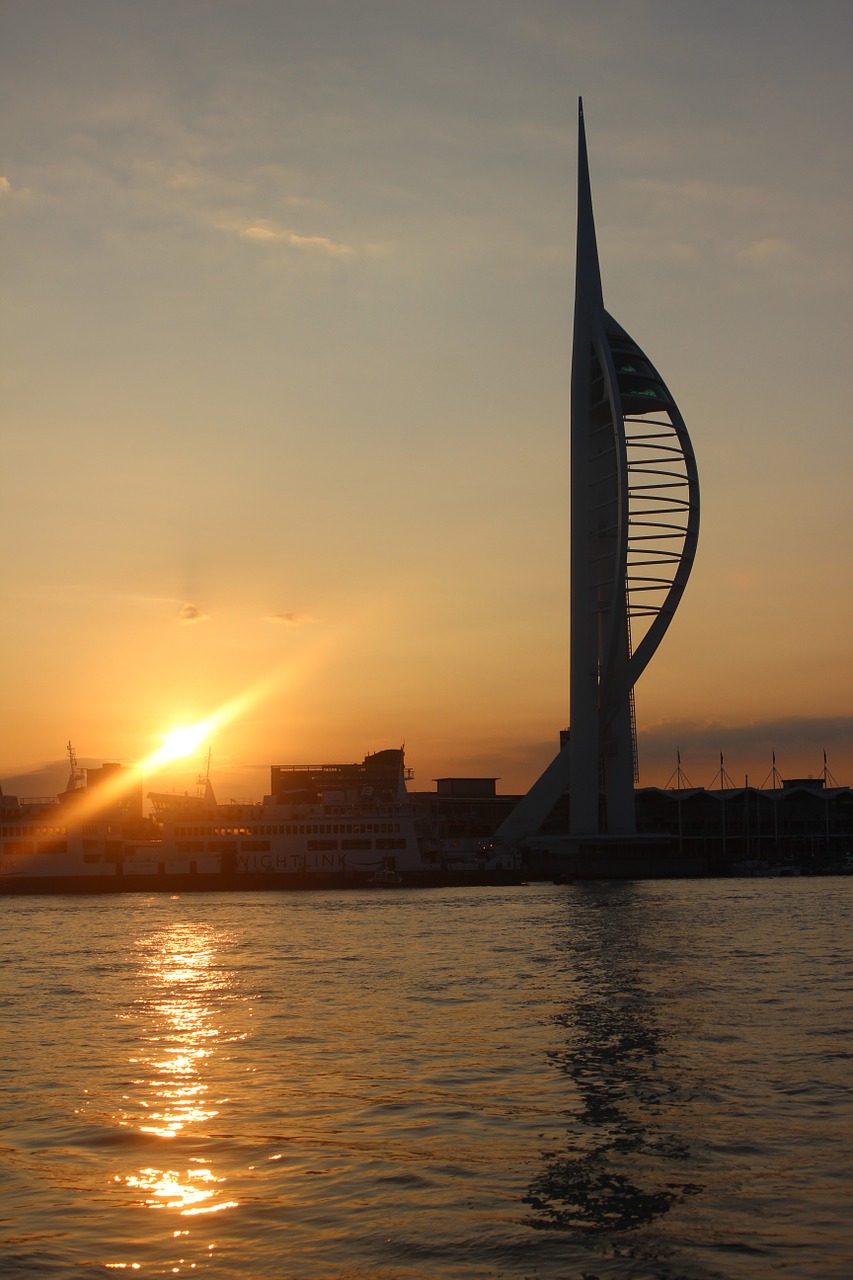 portsmouth spinnaker tower free photo