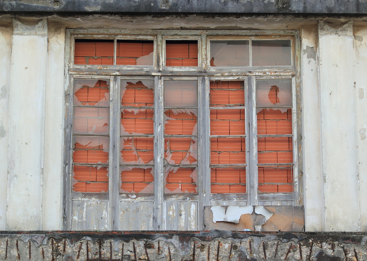 portugal window broken free photo