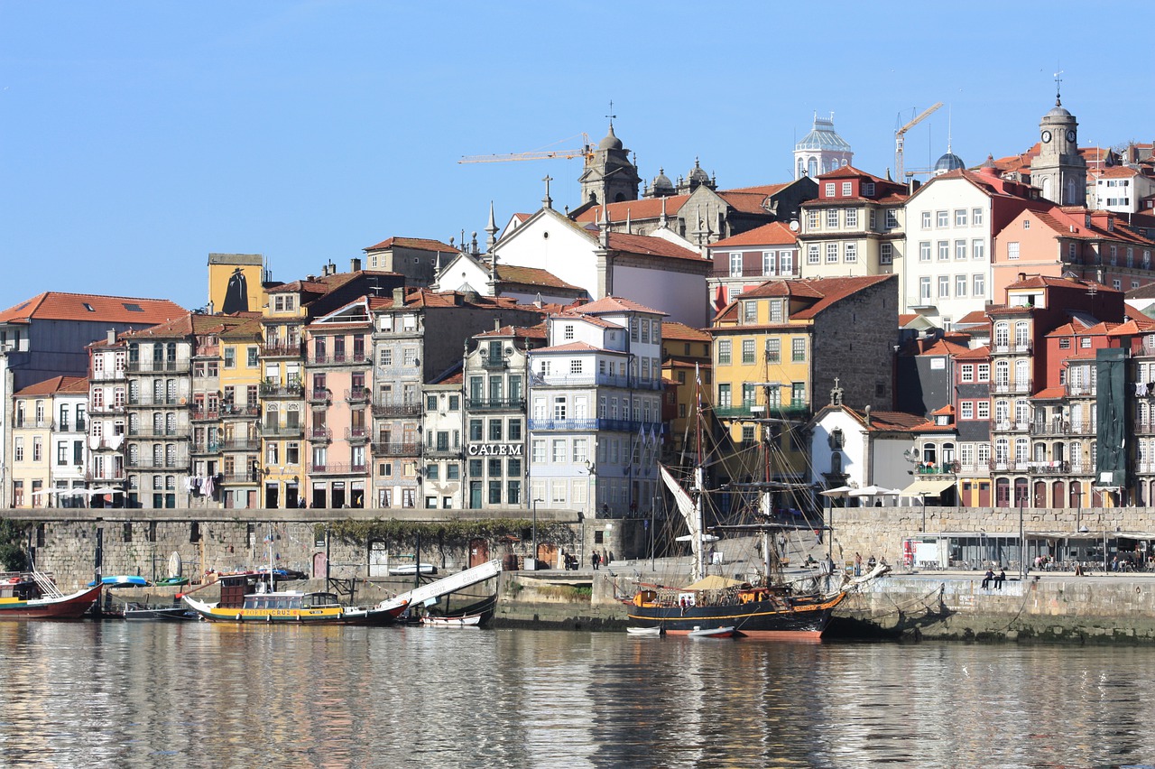 portugal  or porto  vila nova de gaia free photo