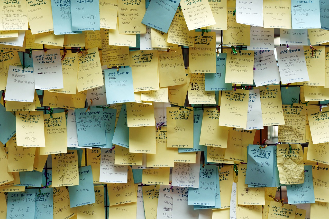 post-it paper notes free photo