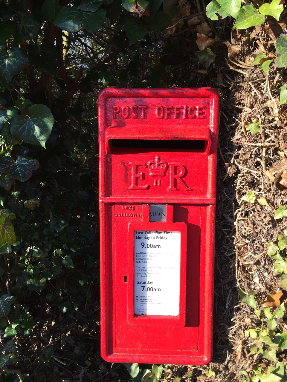 postbox red mail free photo