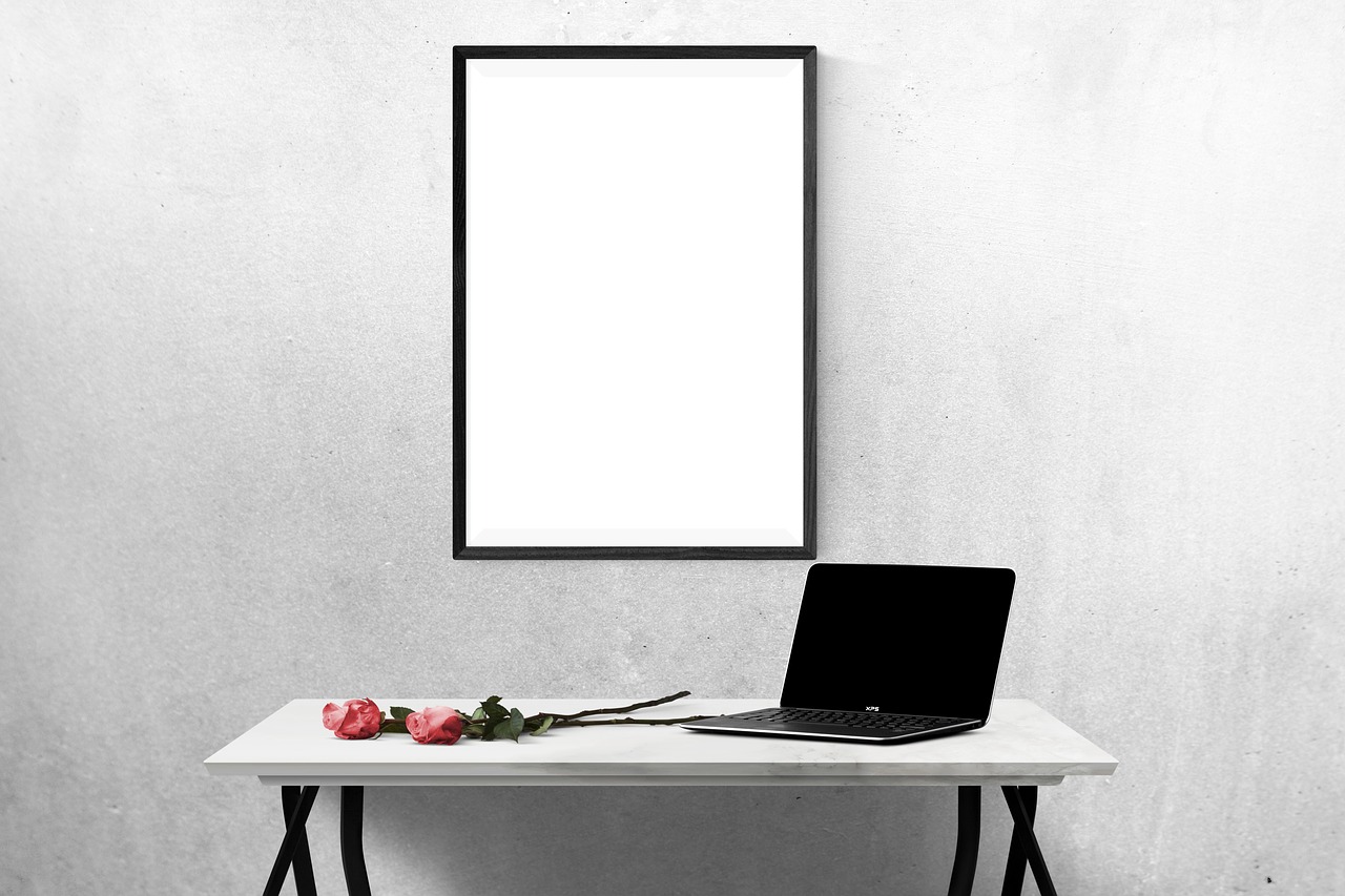 poster mockup wall free photo