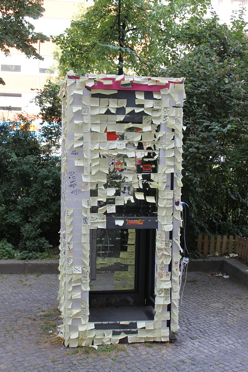 postit berlin phone booth free photo