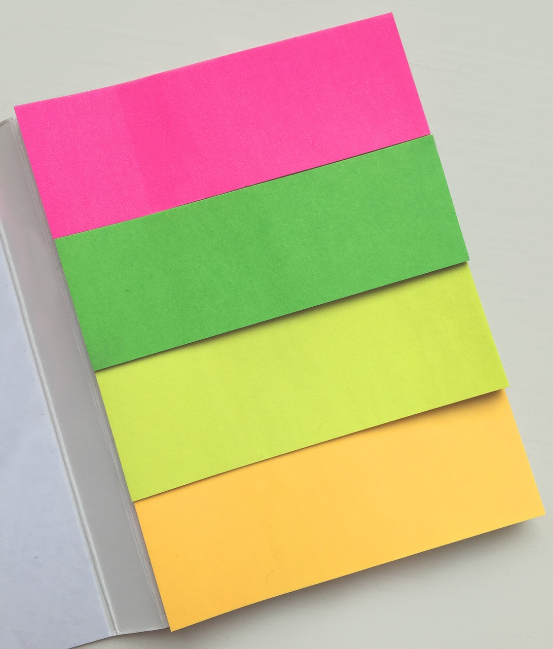 postit note available free photo