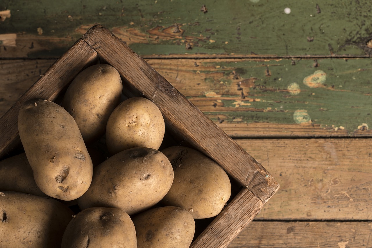 potato potato basket board free photo