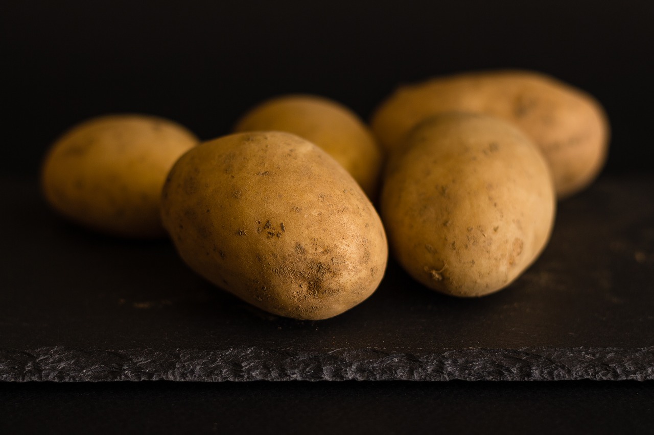 potato  potatoes  vegetable free photo