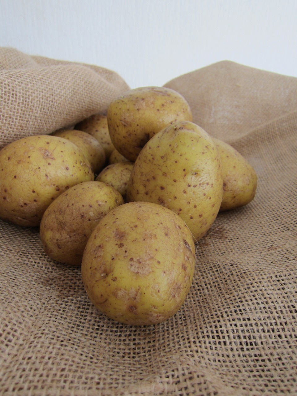 potatoes burlap nature free photo