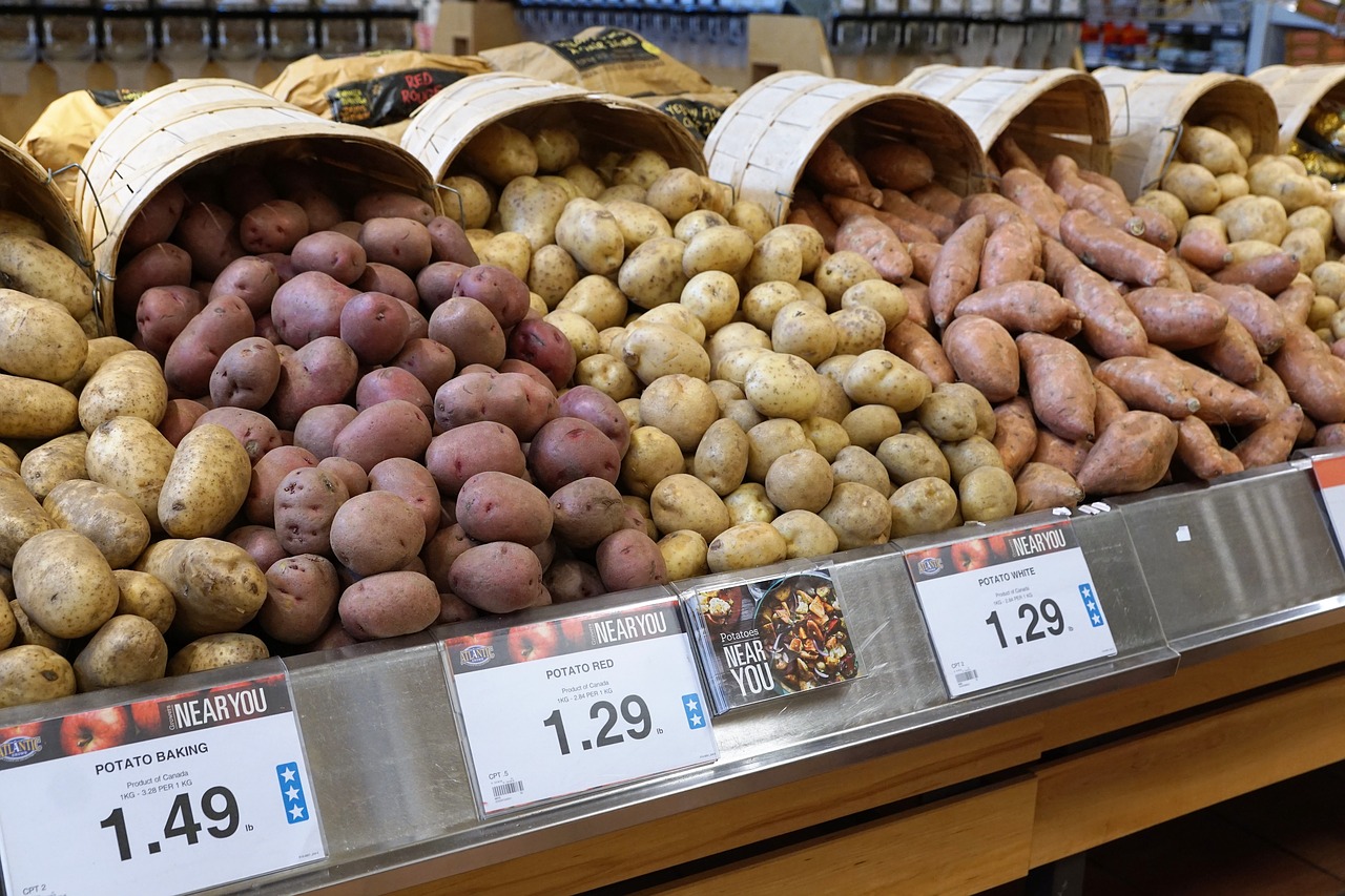 potatoes eat market free photo