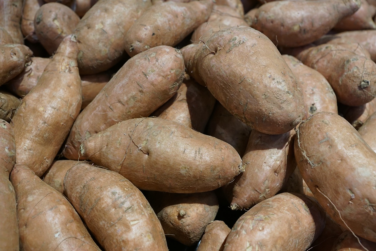 potatoes eat market free photo