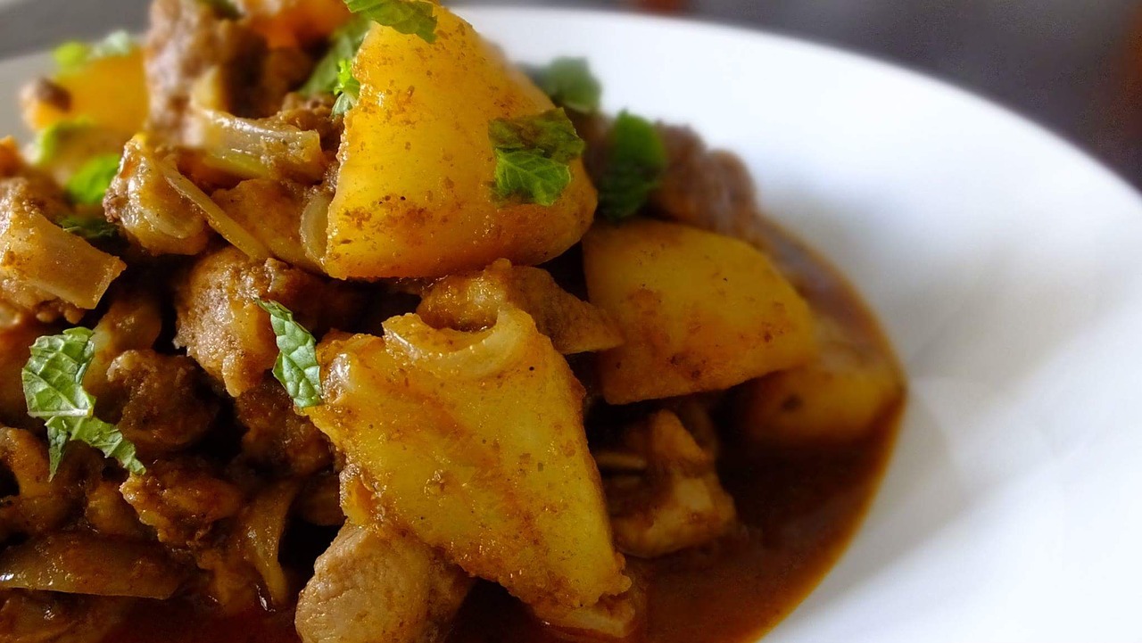 potatoes curry spicy free photo