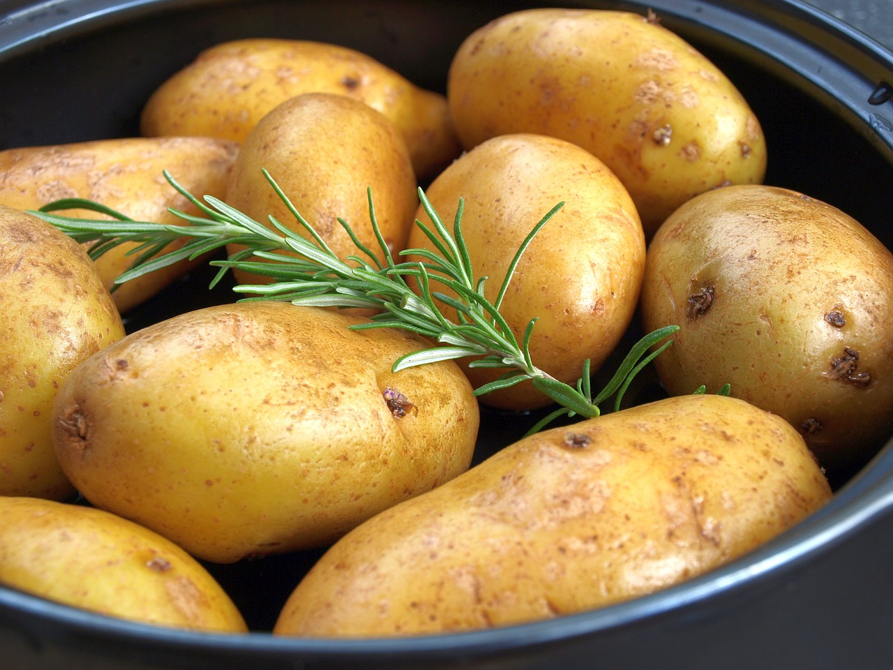 potatoes rosemary grill potatoes free photo