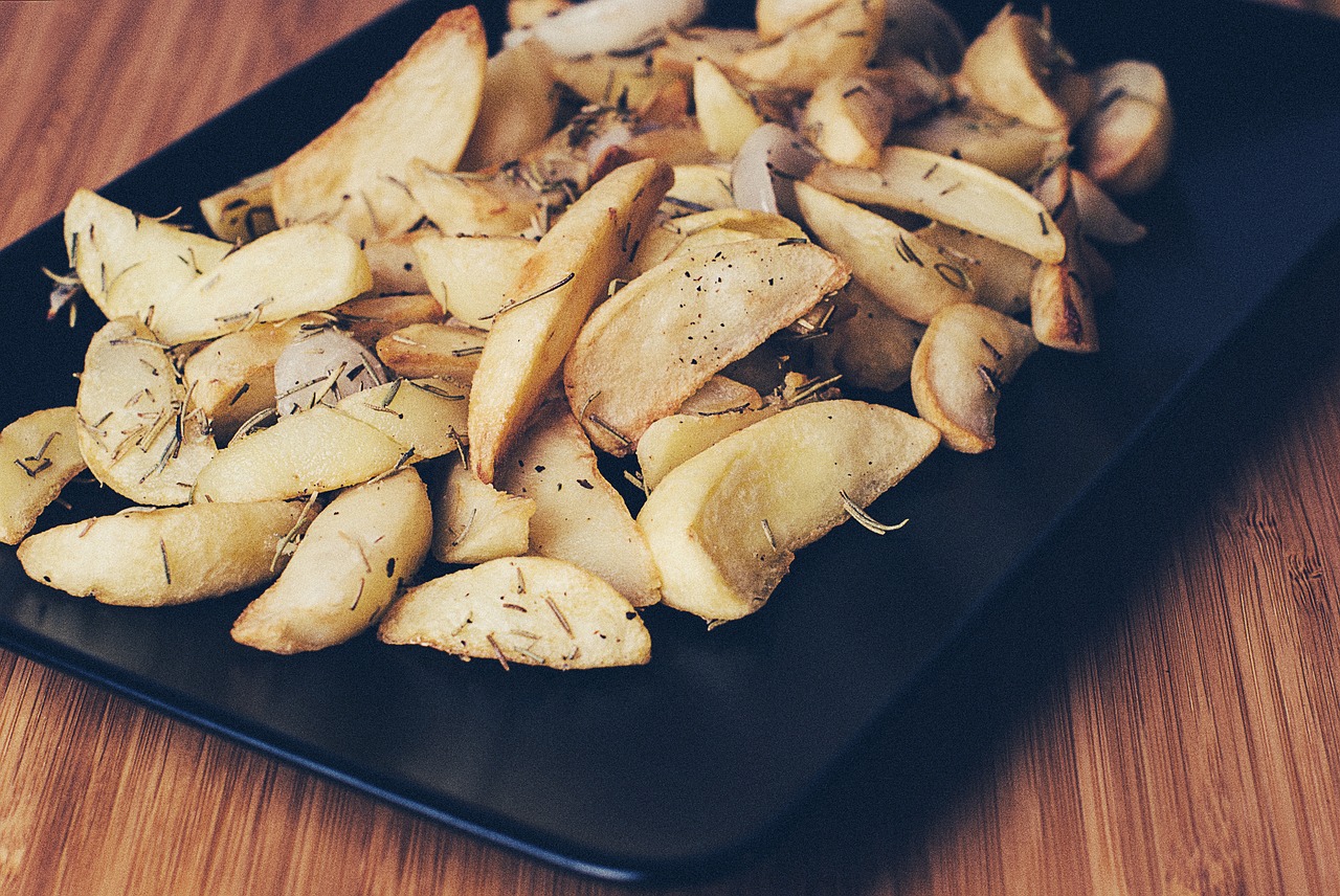 potatoes wedges rosemary free photo