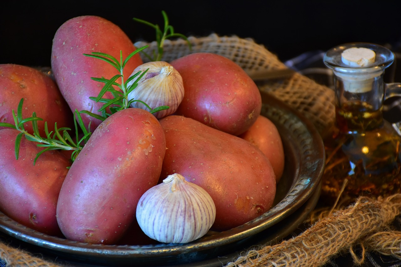 potatoes red red shell free photo