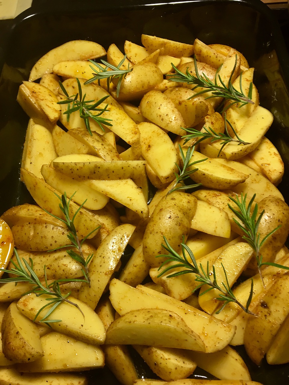 potatoes vegan rosemary free photo