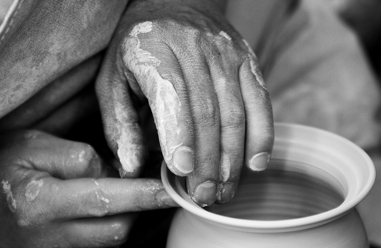 potter hands sound free photo