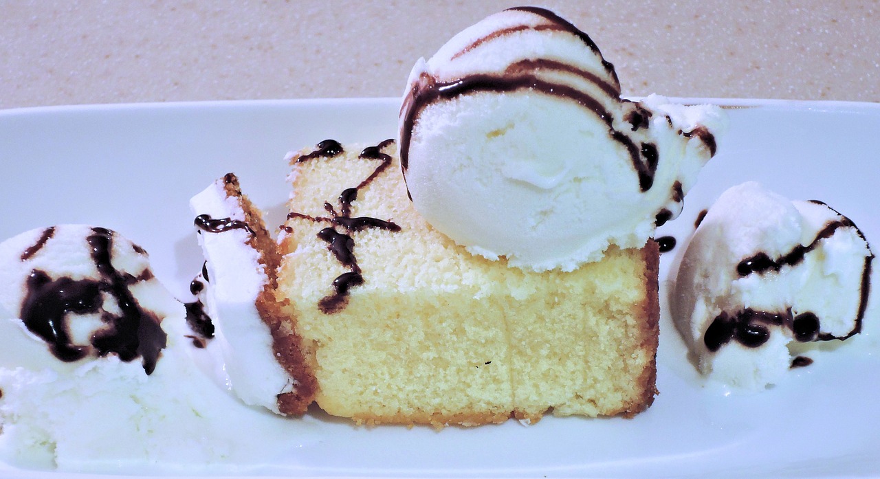 pound cake vanilla ice cream chocolate free photo