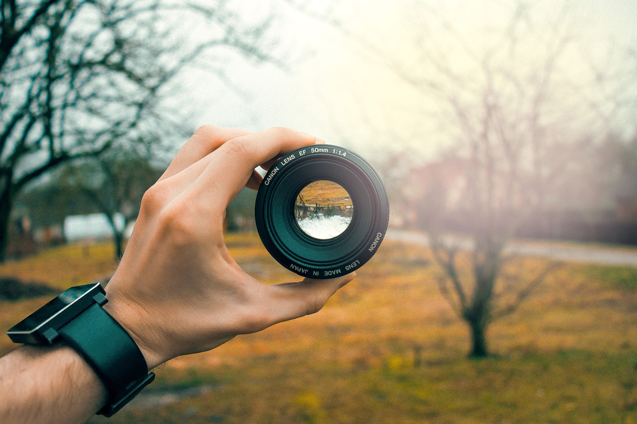 pov hand lens free photo