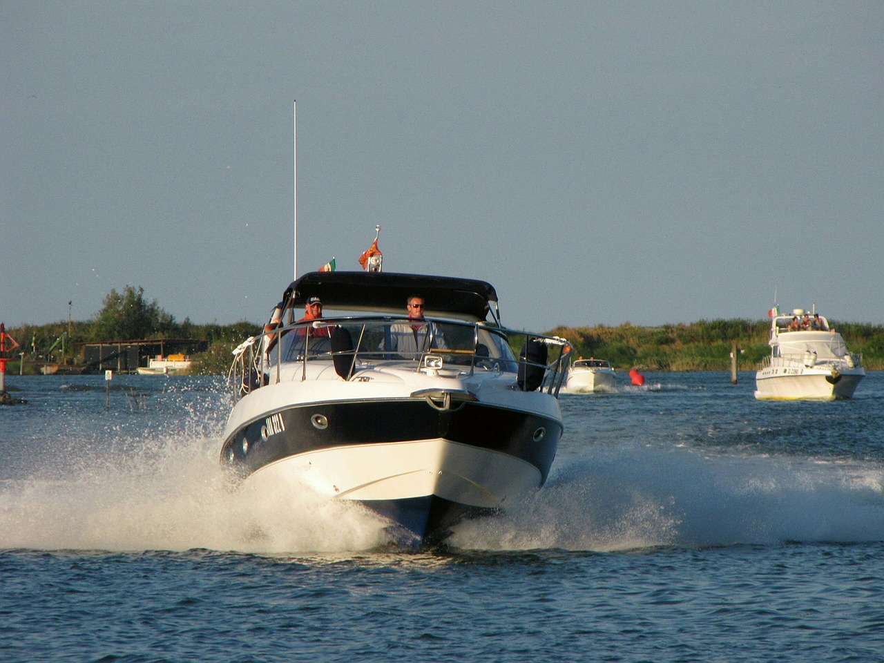 powerboat boat speedboat free photo