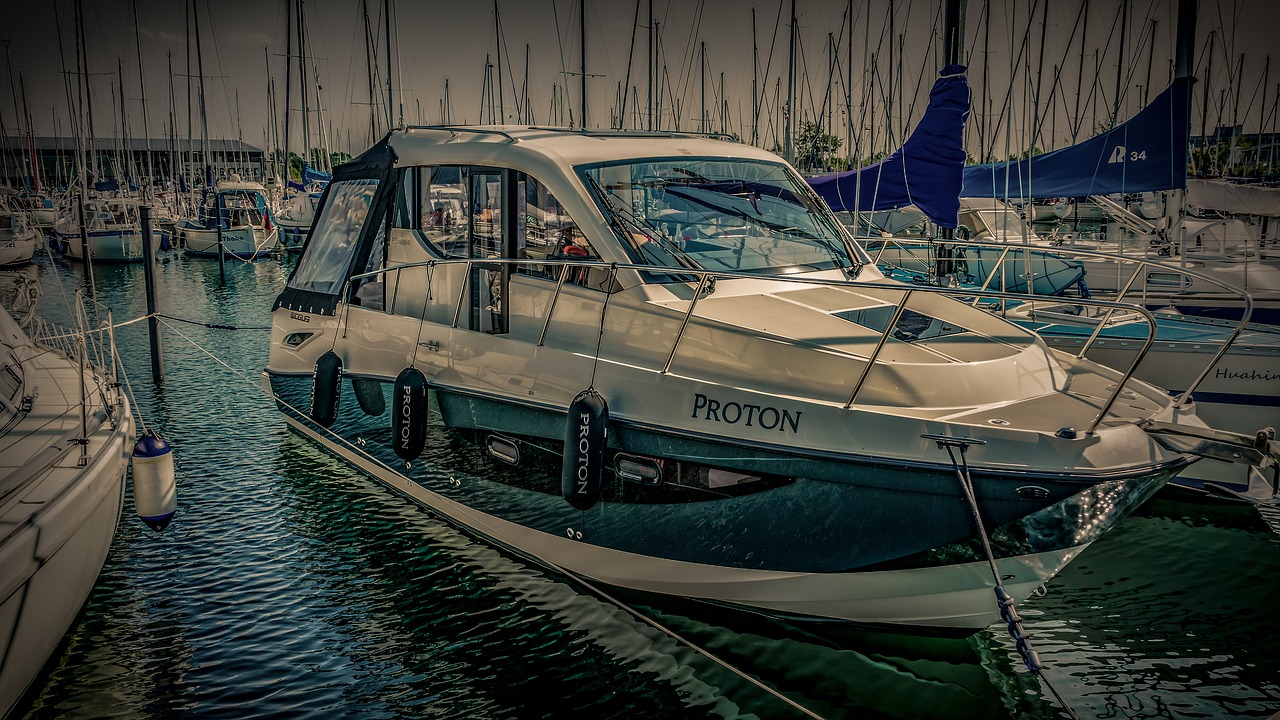 powerboat  boat  yacht free photo