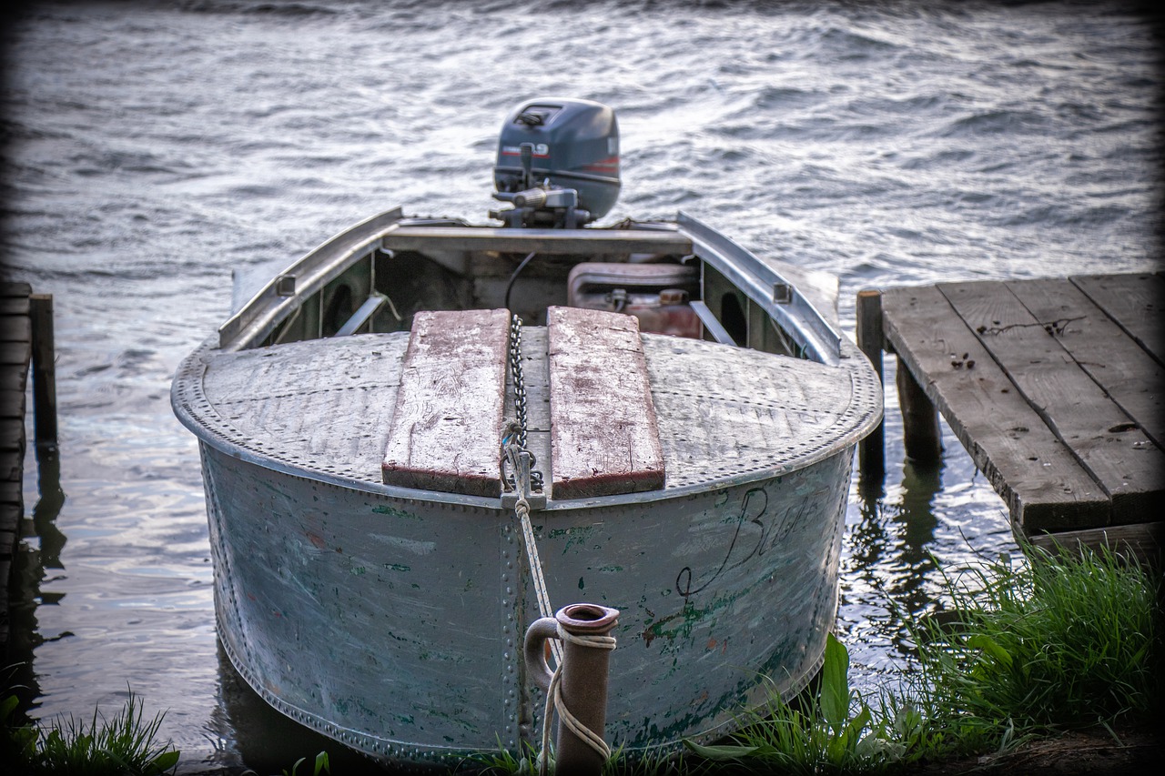 powerboat  old  river free photo