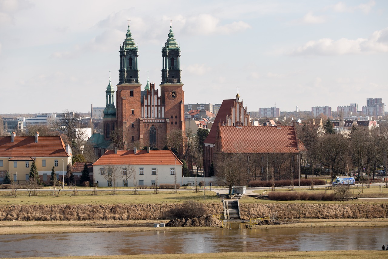 poznan city the cathedral free photo