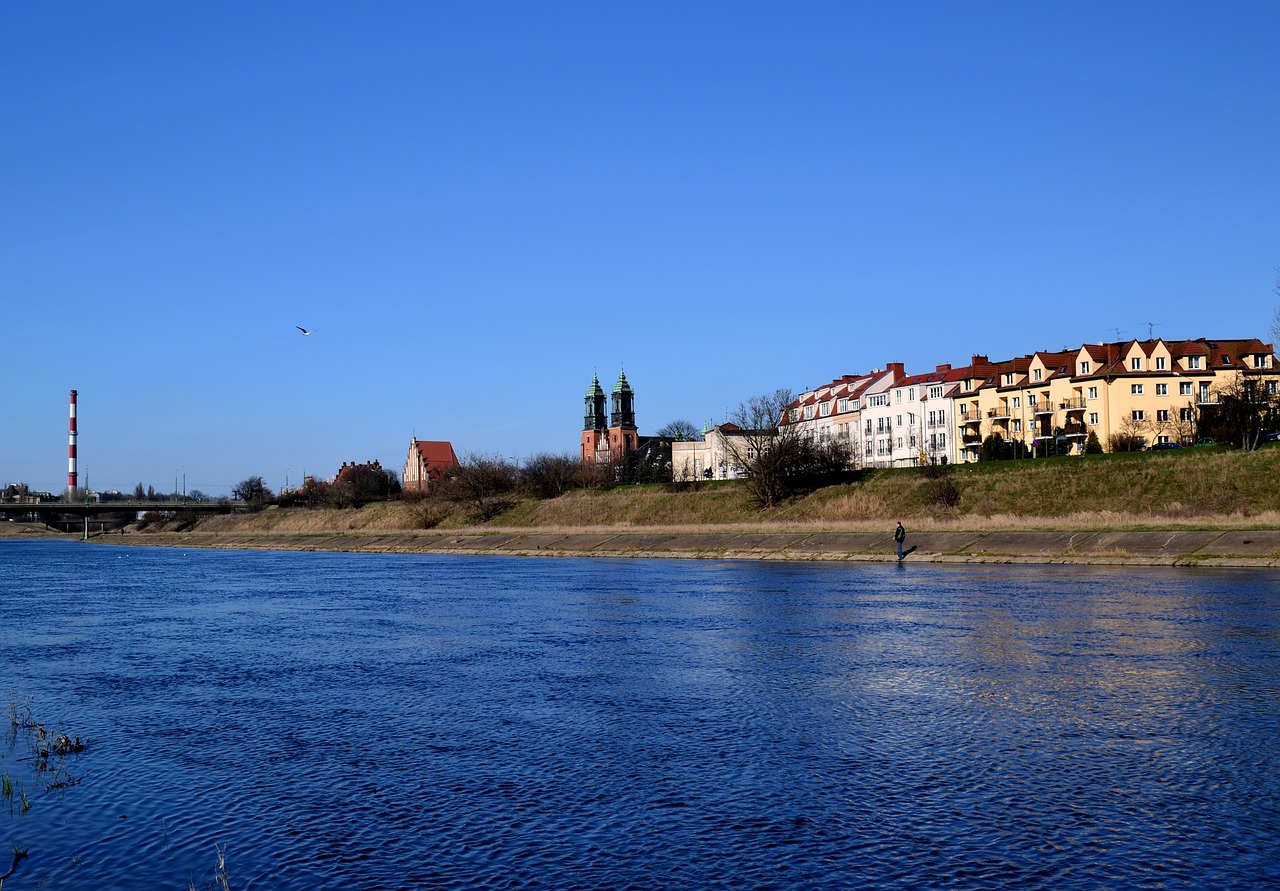 poznan river the cathedral free photo