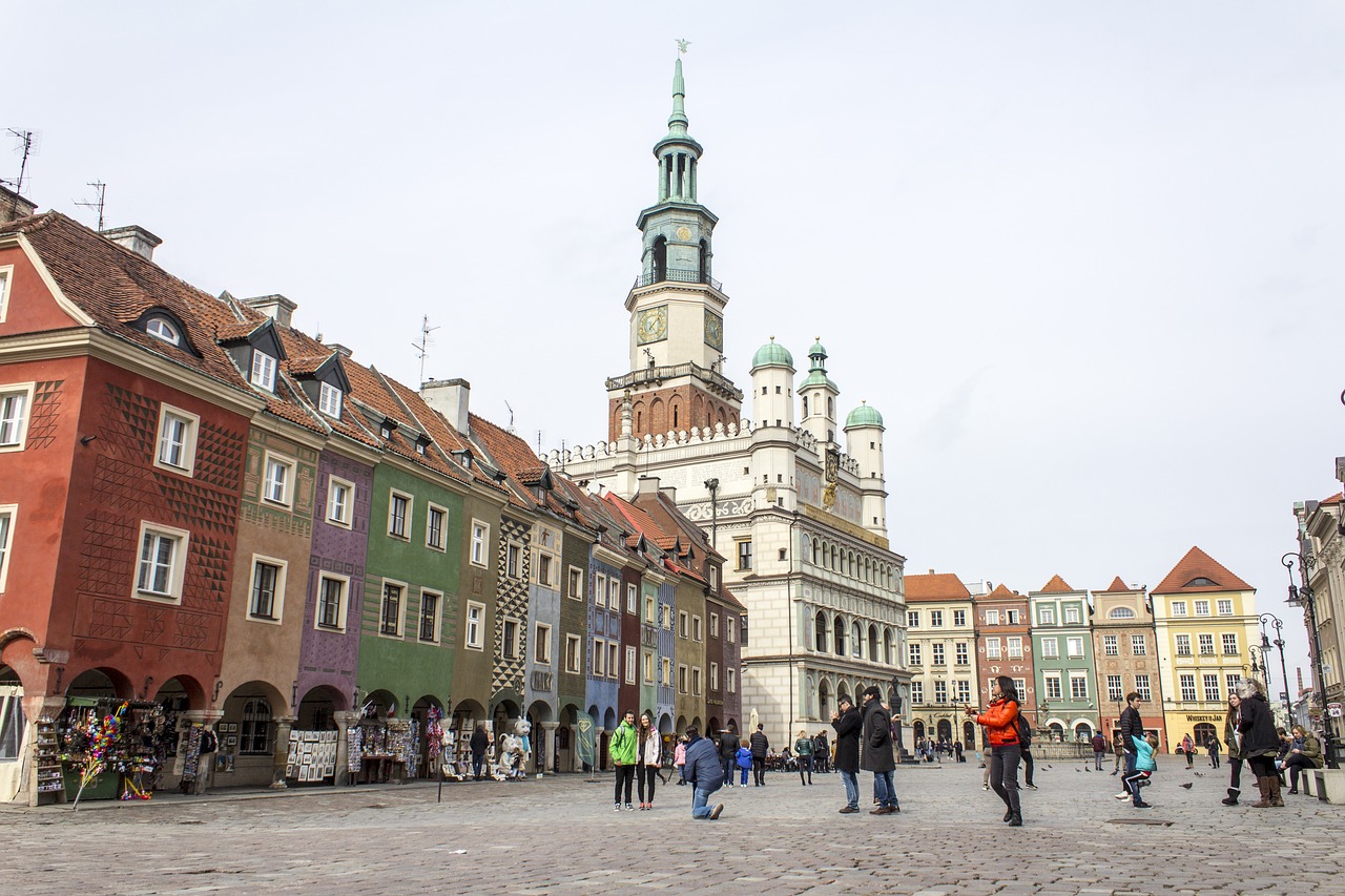 poznan  old town square  old free photo