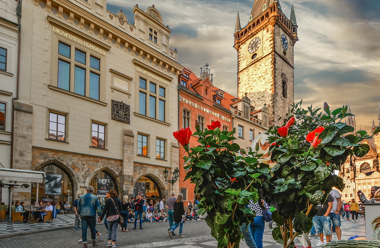 prague astronomical clock free photo