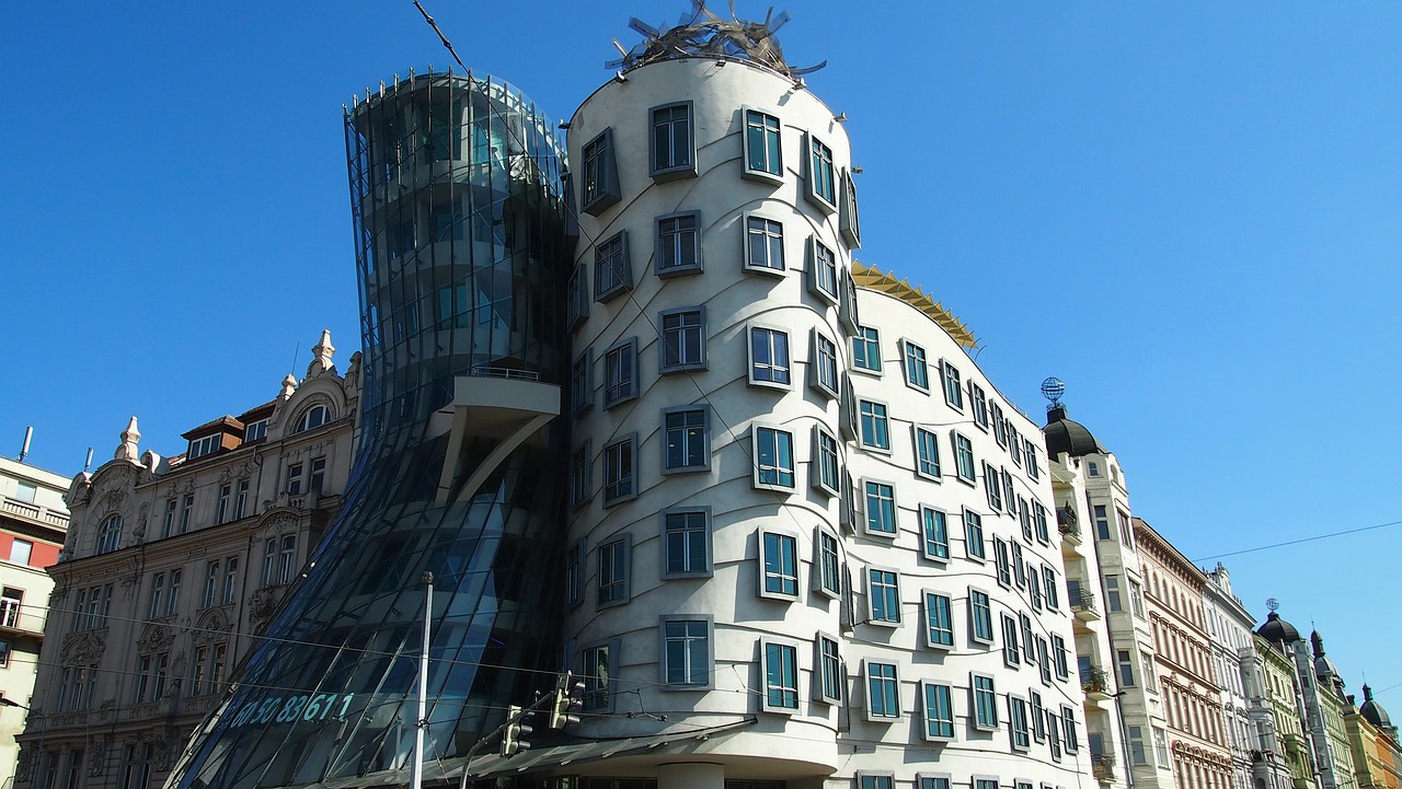 prague places of interest dancing house free photo