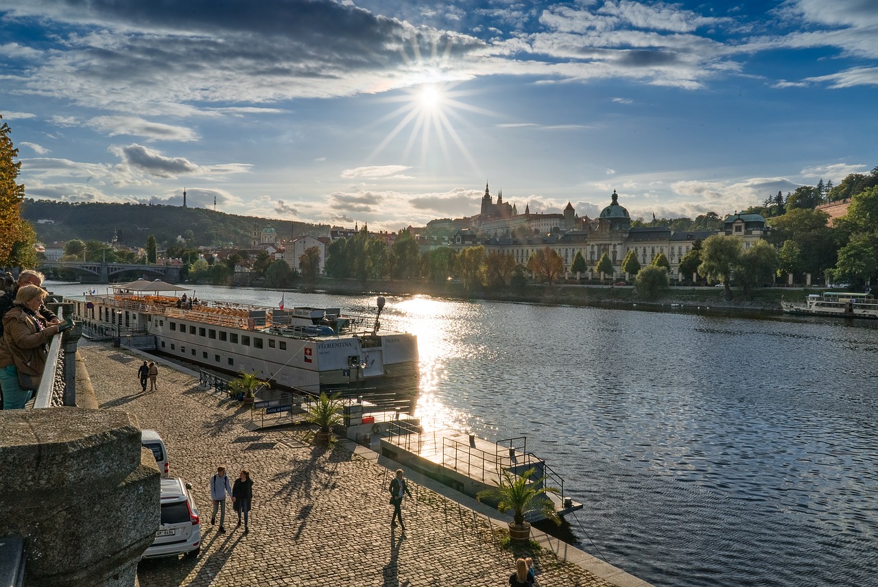 prague sun architecture free photo