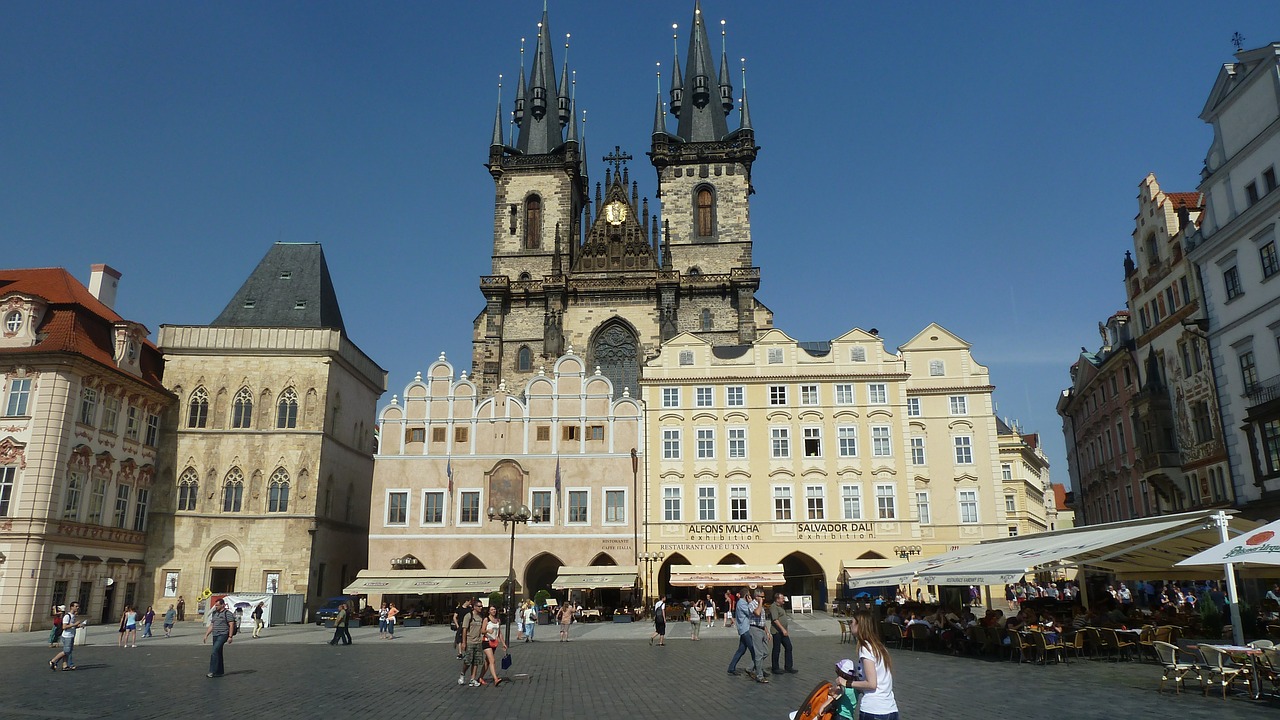 prague summer building free photo