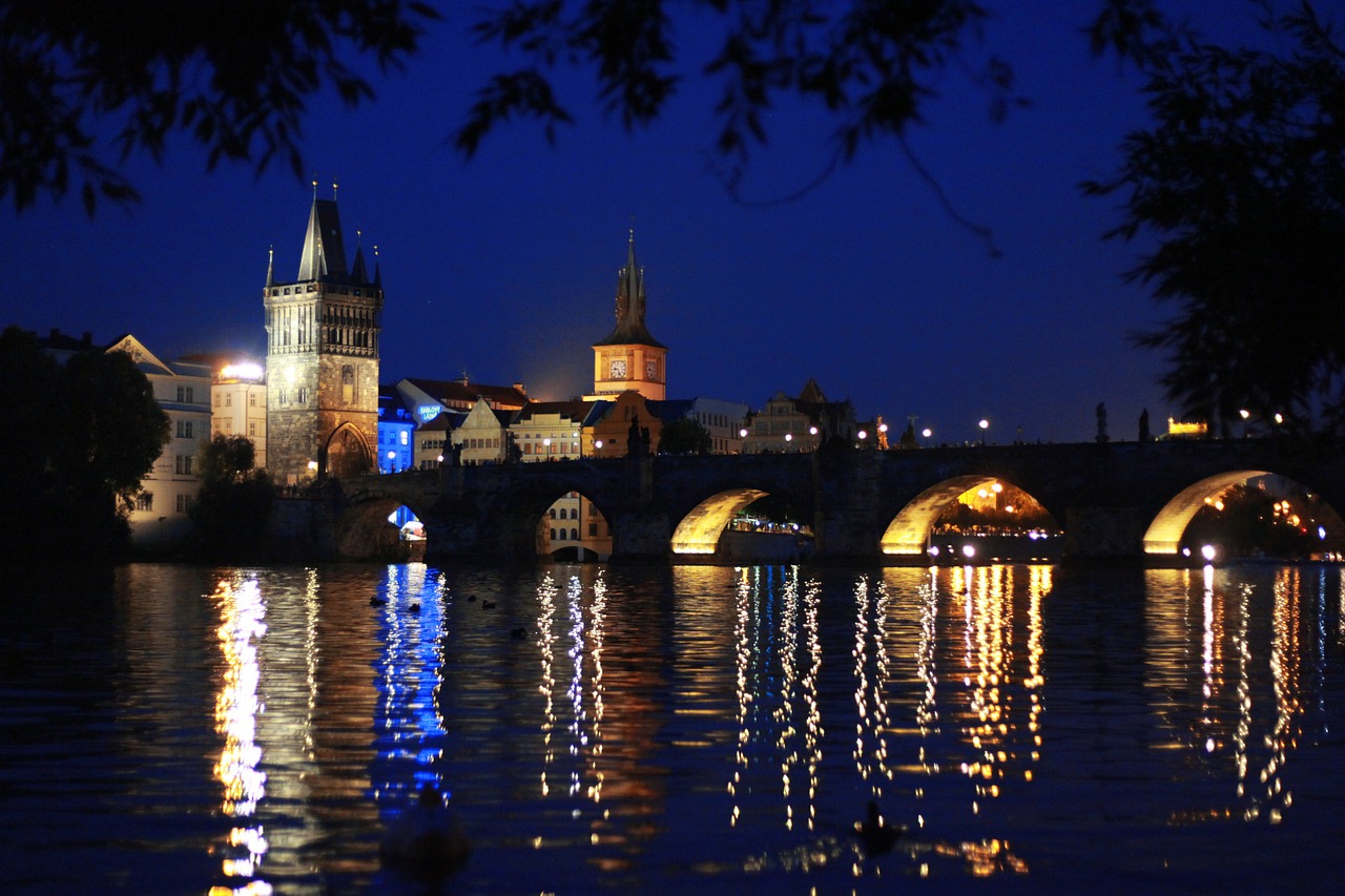 prague night bridges free photo