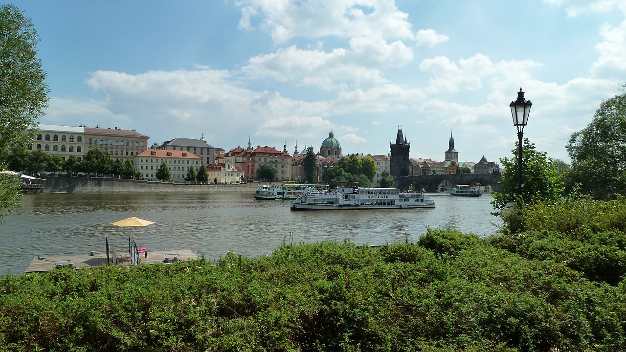 prague moldova charles bridge free photo