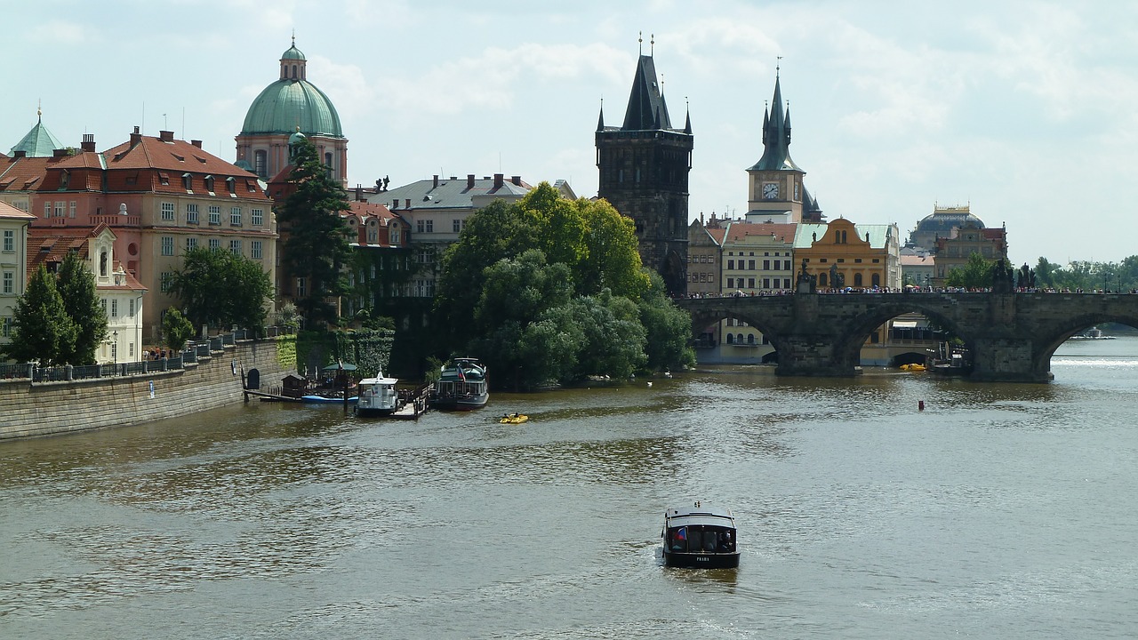 prague moldova charles bridge free photo