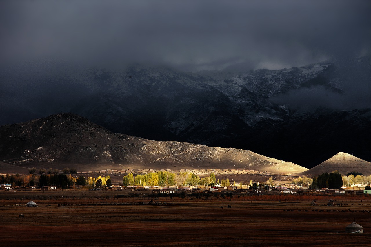 prairie  dark clouds  autumn free photo