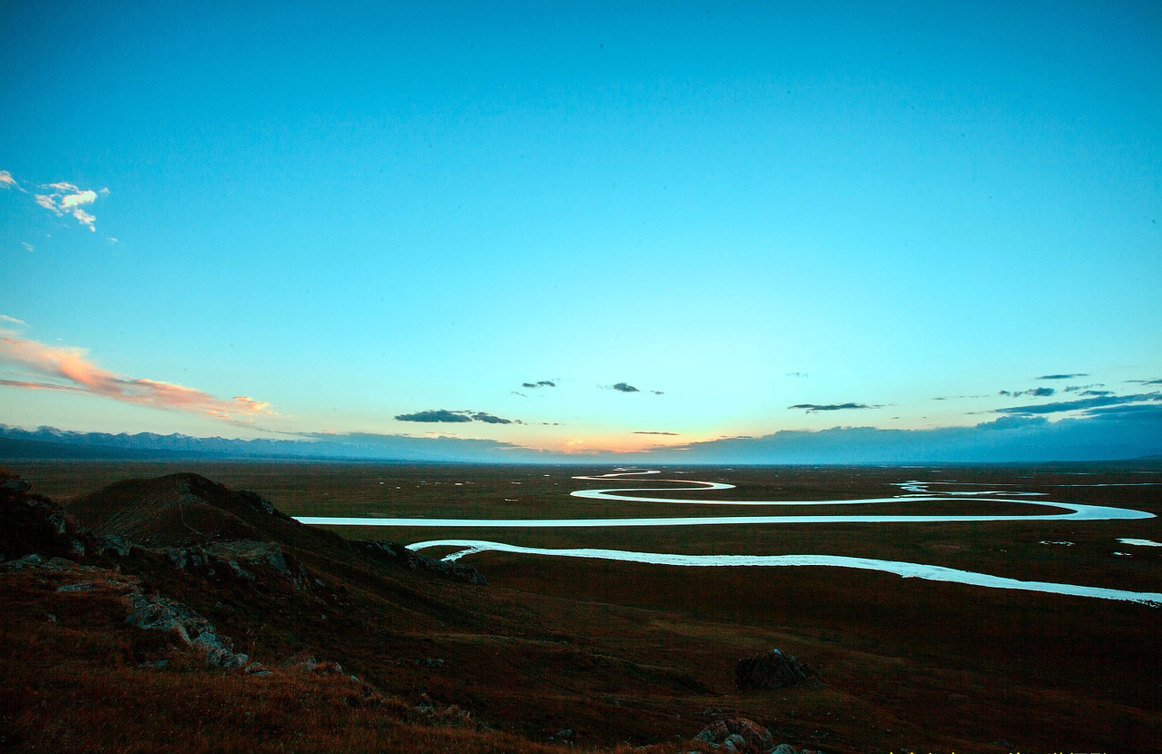 prairie river blue sky free photo