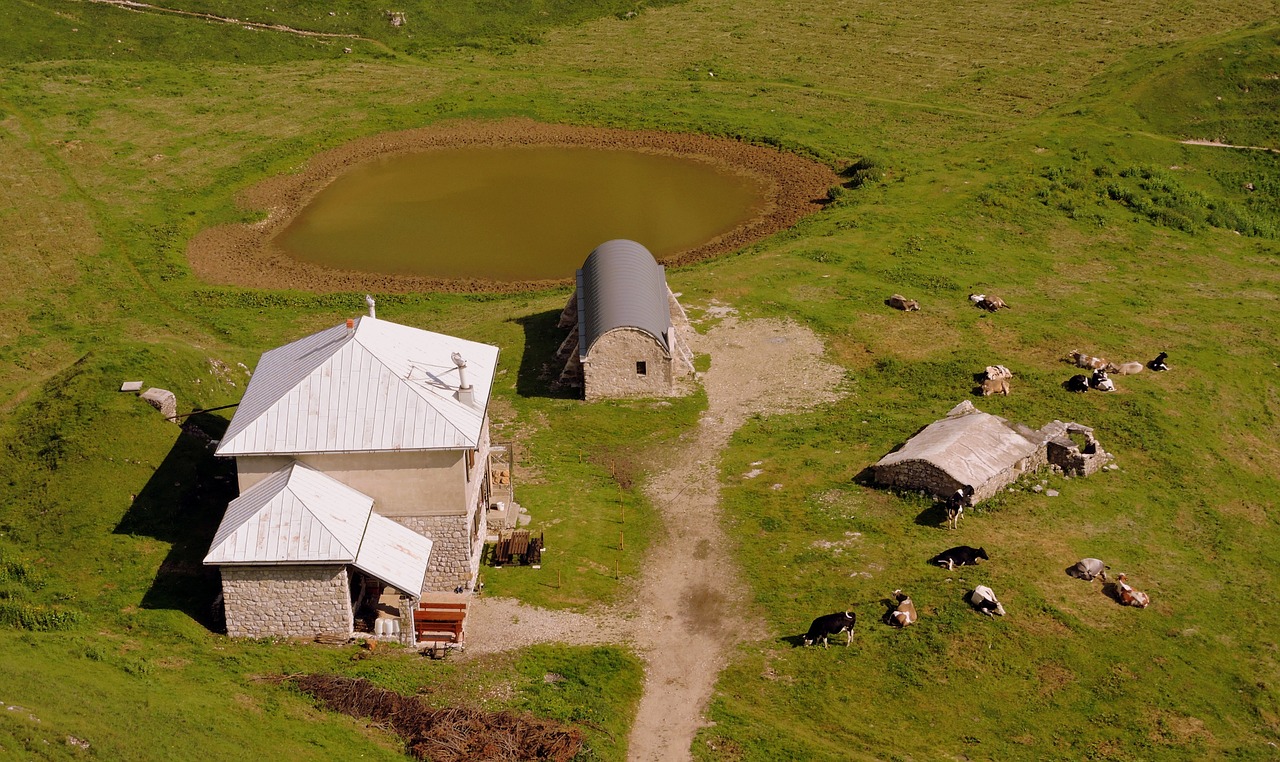 prato pasture house free photo