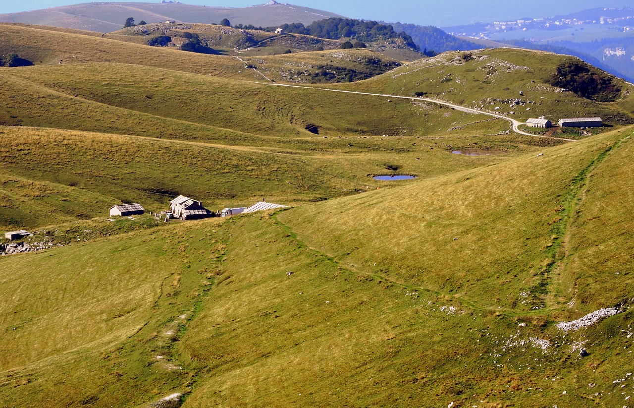 prato mountain green free photo