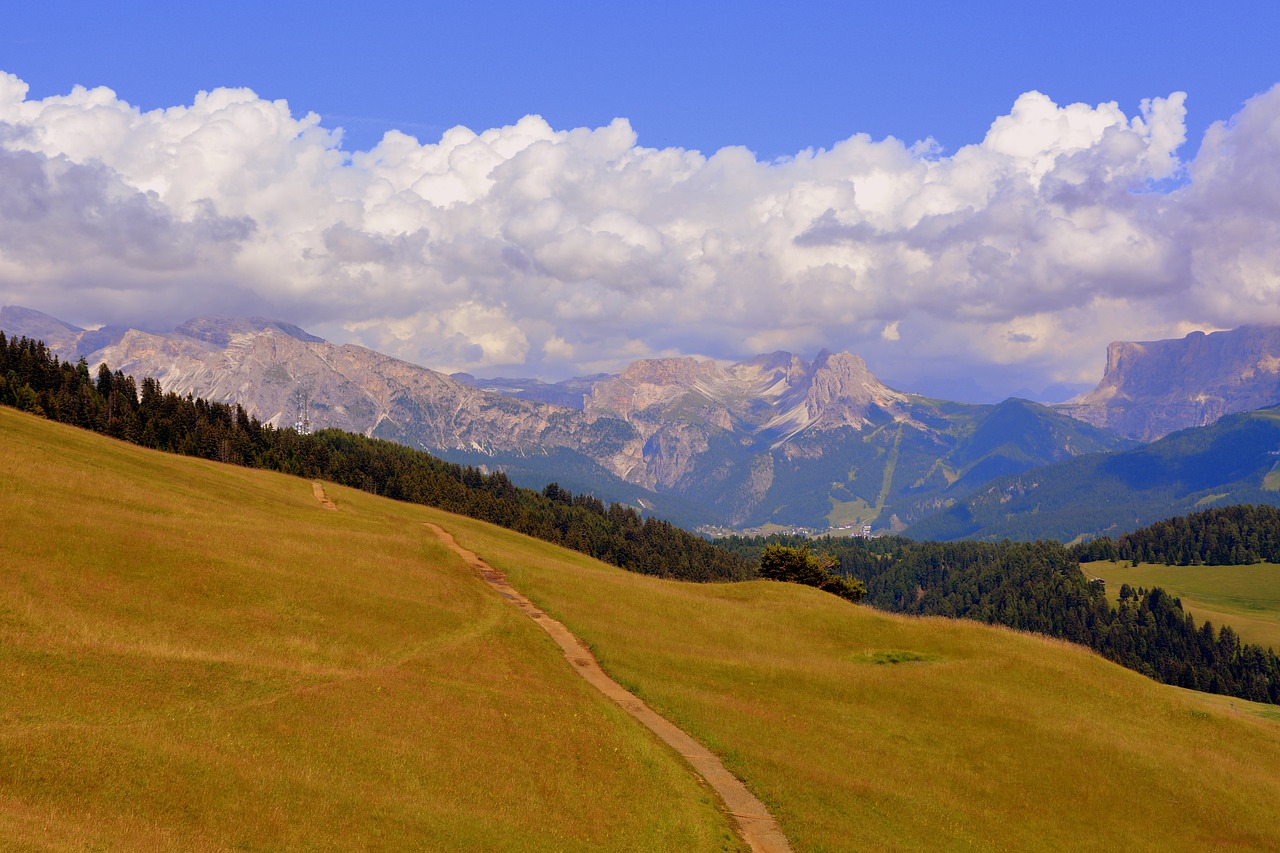 prato dolomites sky free photo