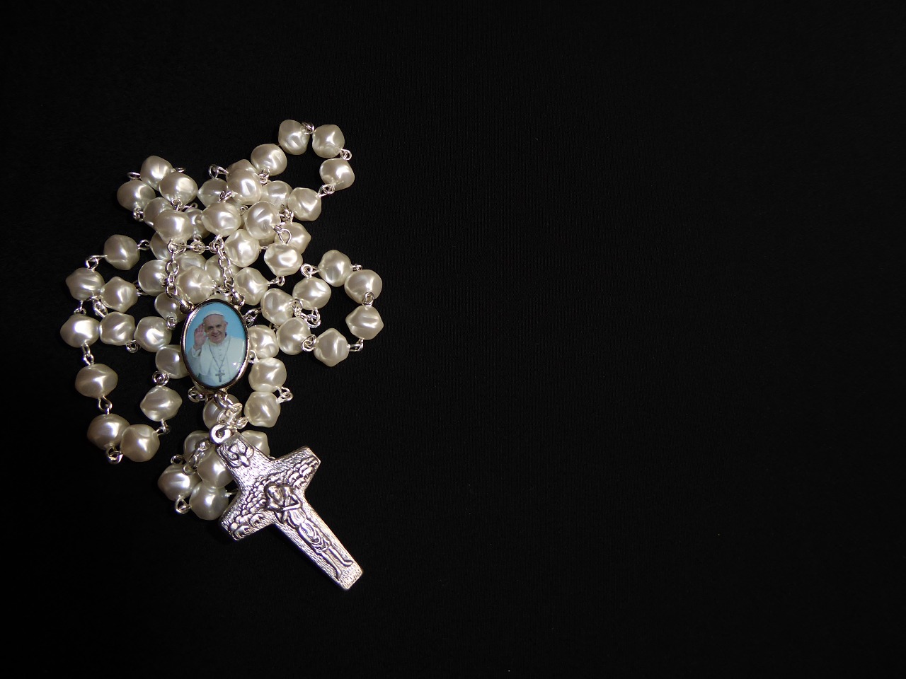 pray rosary beads free photo