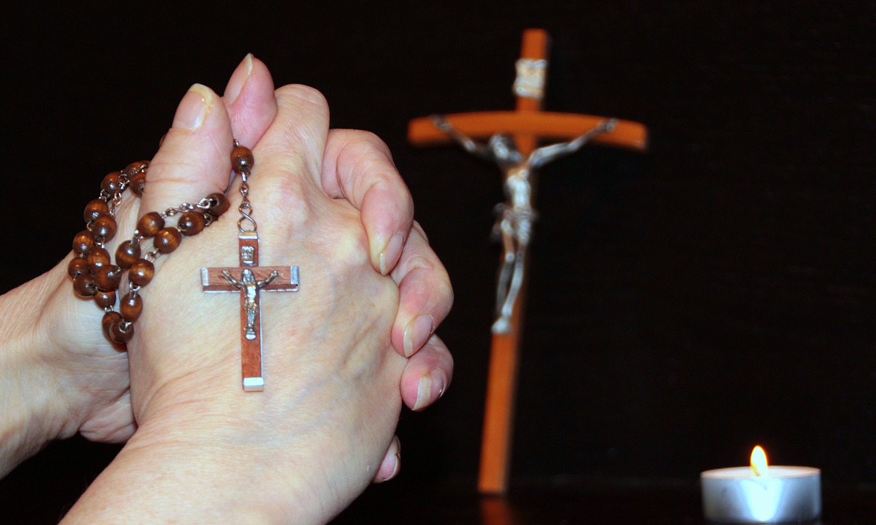 pray rosary faith free photo