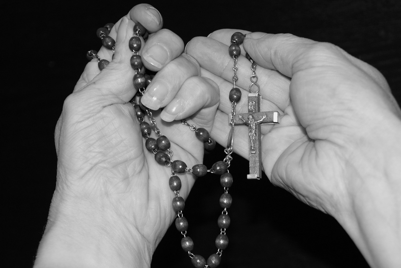 pray rosary faith free photo