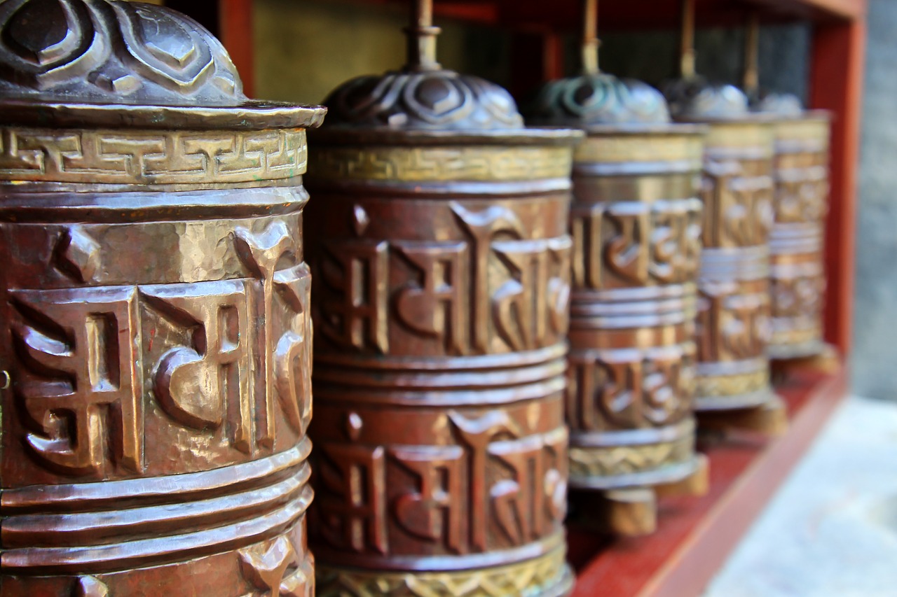 prayer wheels  mantra  metal free photo